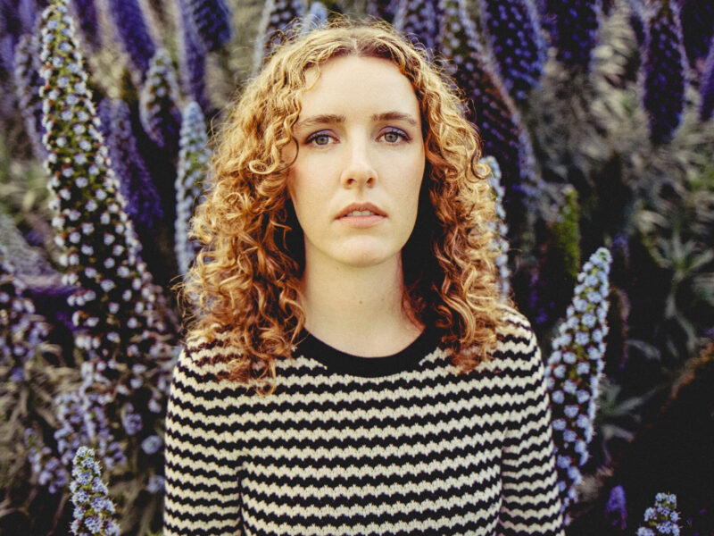 Julia Logan – Mirrors (Alternative Version)