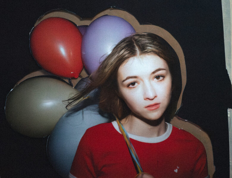 Ava Valianti – Distant